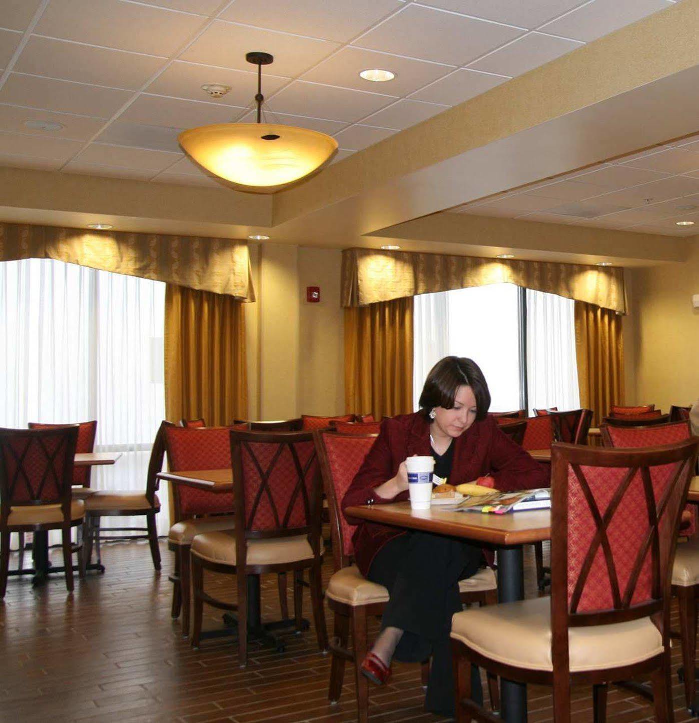 Hampton Inn Elkins Restoran gambar